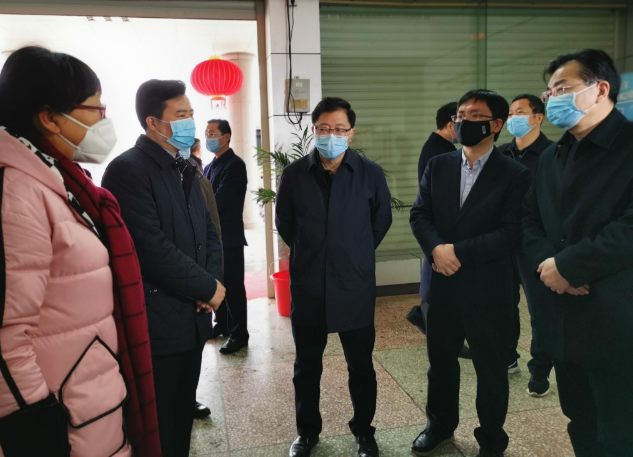 检查防疫：做好农村废弃口罩等生活垃圾收集处置